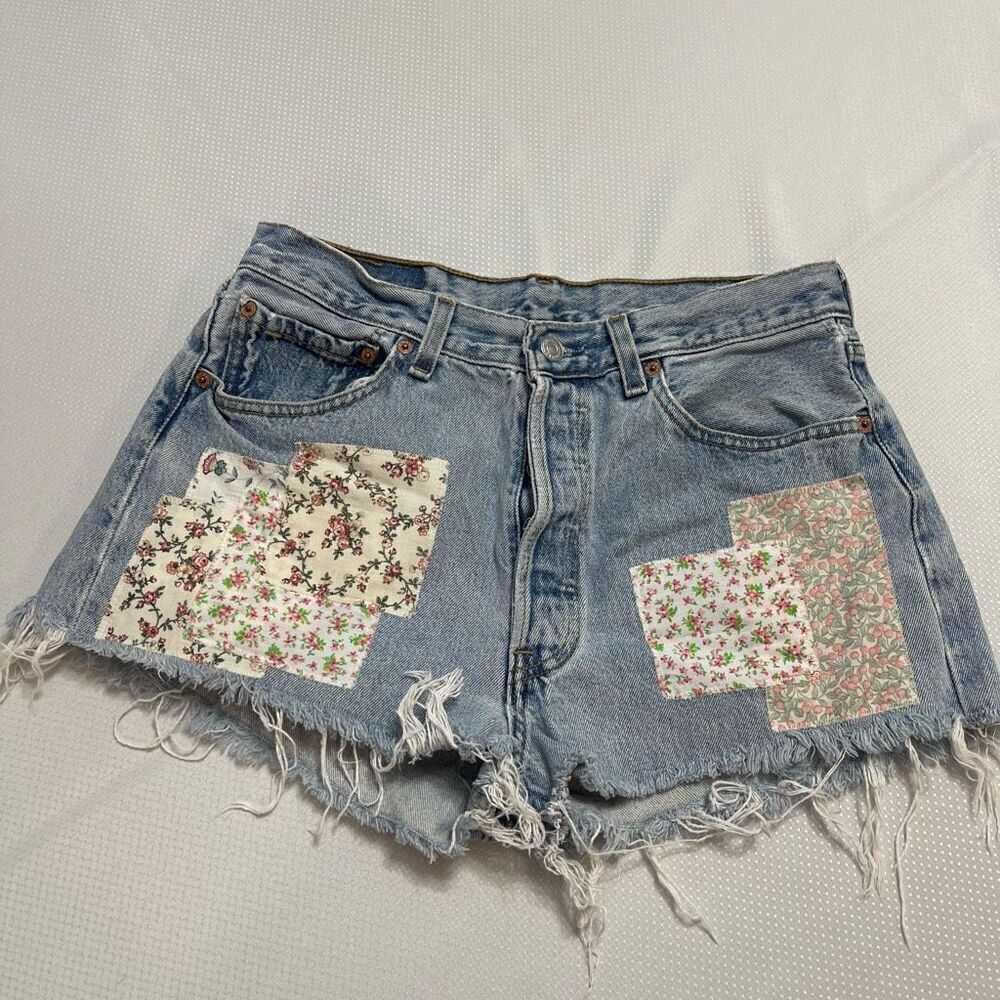 Urban Renewal x Levis Patchwork Distressed Denim Shorts Size Medium